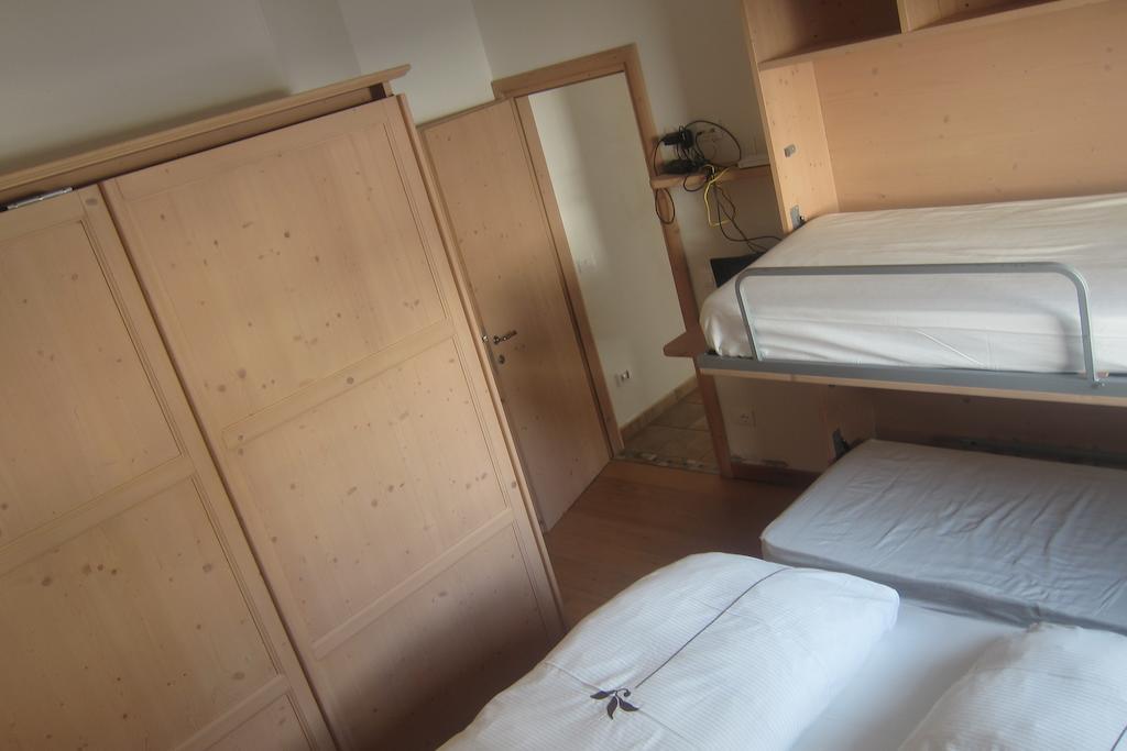 Chalet Rin Da Pemont Livigno Szoba fotó